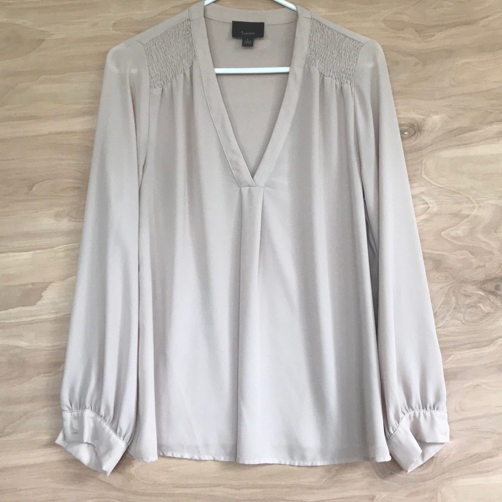 Francesca’s Classic taupe blouse